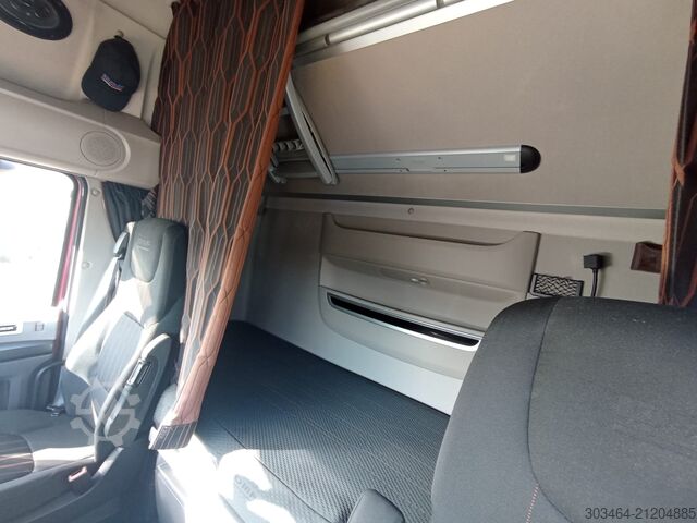 Standard SZM DAF XF 530 FT