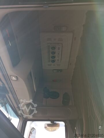 Standard SZM DAF XF 530 FT