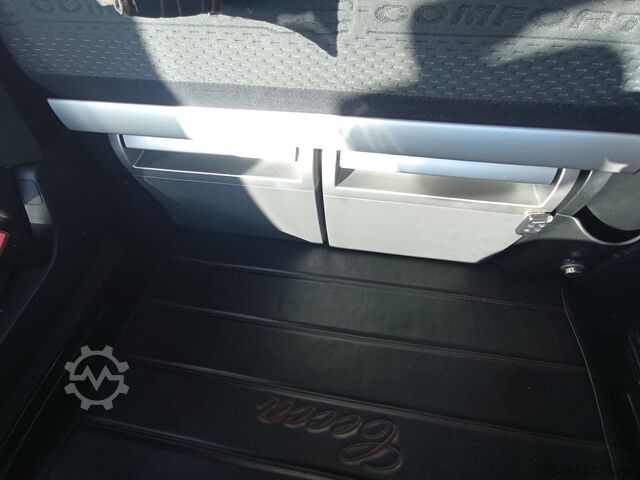 Standard SZM DAF XF 530 FT