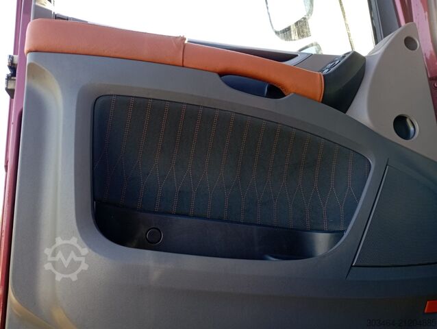 Standard SZM DAF XF 530 FT