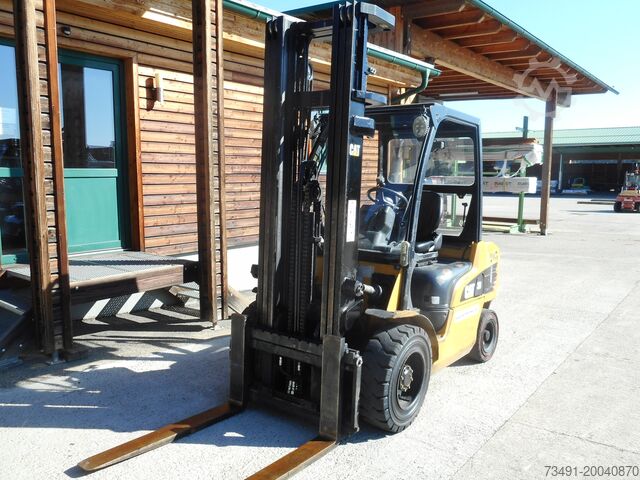 4-wheel forklift Caterpillar DP30N Triplex 5,97m
