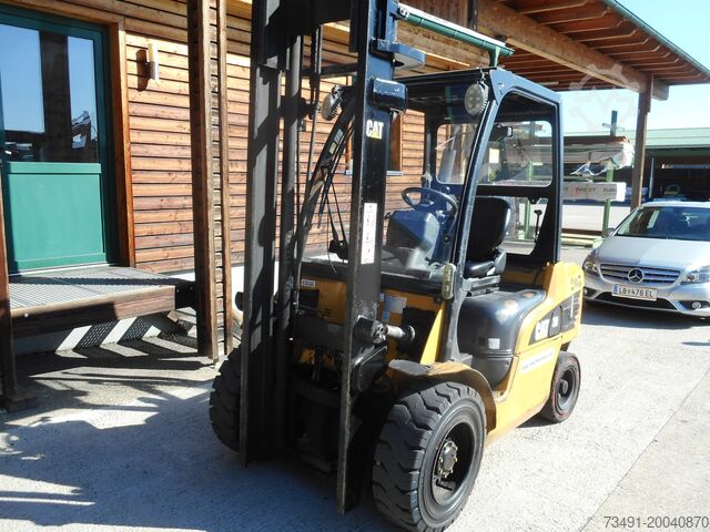 4-wheel forklift Caterpillar DP30N Triplex 5,97m