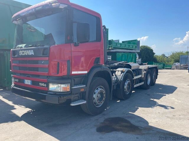 Roll-off tipper truck SCANIA SCANIA CV P114 GB SCARRABILE USATO 8X2