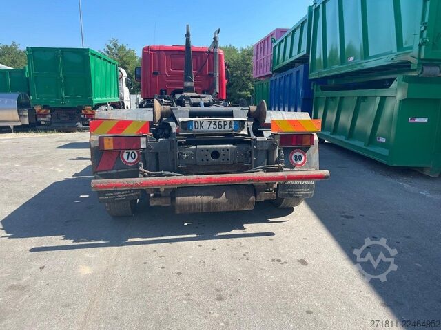 Roll-off tipper truck SCANIA SCANIA CV P114 GB SCARRABILE USATO 8X2