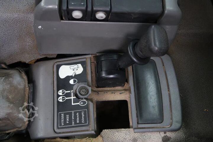 Mixer Renault Kerax 370 8X4/ MIXER/ BARYVAL 9 M3/ CRUISE CONT...