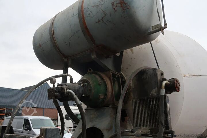 Mixer Renault Kerax 370 8X4/ MIXER/ BARYVAL 9 M3/ CRUISE CONT...