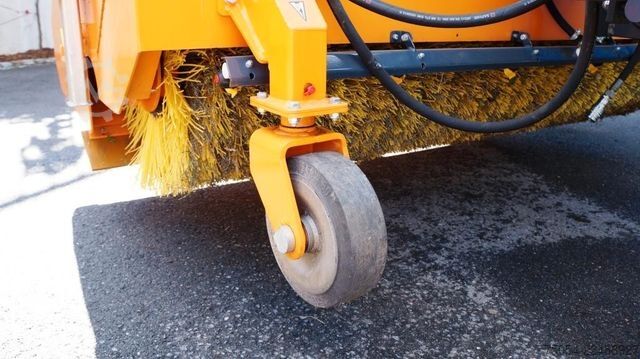 Road sweeper SAPHIR Kehrmaschine Saphir