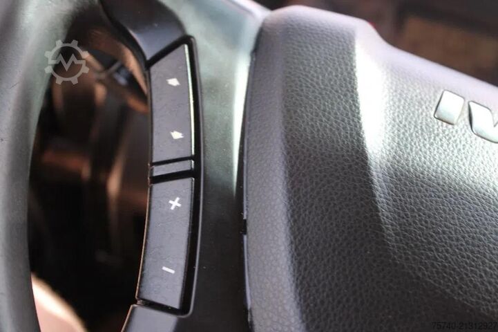 Box body Iveco EuroCargo 120 .210 + Euro 6 + Dhollandia Lift +...