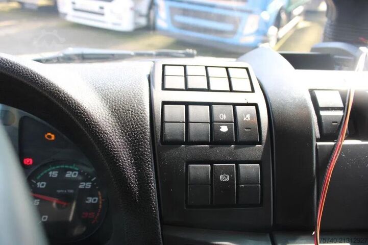 Box body Iveco EuroCargo 120 .210 + Euro 6 + Dhollandia Lift +...