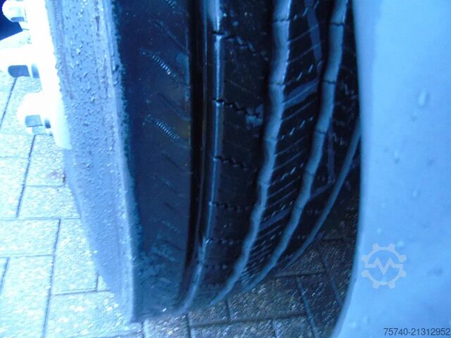 Kühl-/Tiefkühltransport Scania P230 LOW KLM +  CARRIER + LOADLIFT +