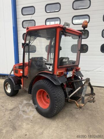 Kommunalschlepper, Traktor mit Schneeräumschild für Winterdienst und Kehrmaschine, Komunaltraktor, S HAKO Hakotrak 2600 DA