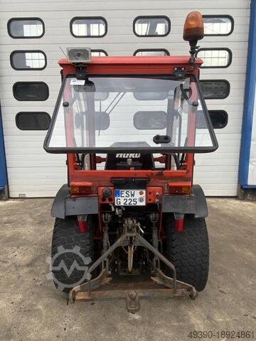 Kommunalschlepper, Traktor mit Schneeräumschild für Winterdienst und Kehrmaschine, Komunaltraktor, S HAKO Hakotrak 2600 DA