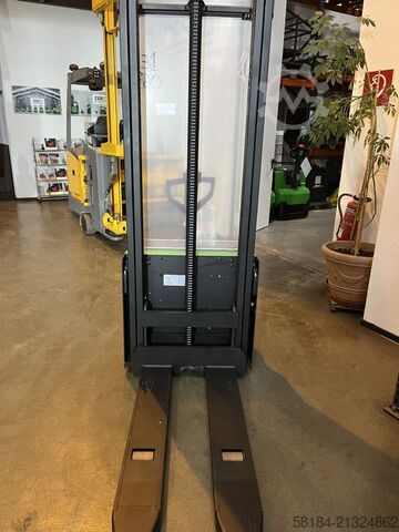 Hochhubwagen Cesab S010i