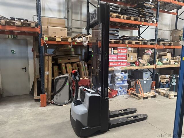 Hochhubwagen Cesab S212