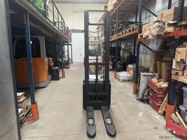 Hochhubwagen Cesab S212