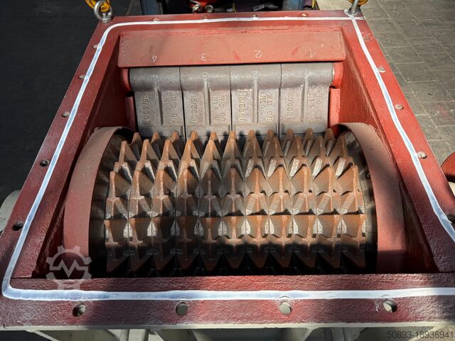 Schredder AM 650X750