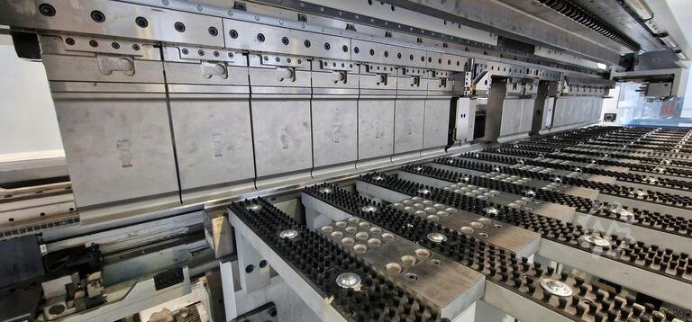 Swivel bending machine Trumpf TruBend Center 5030