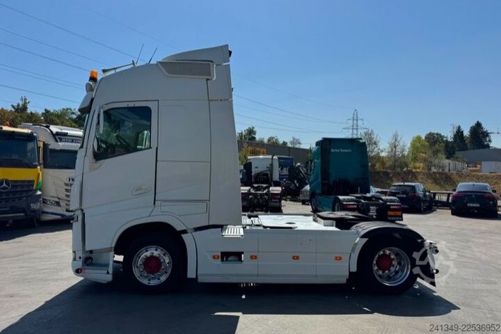 Standard tractor unit VOLVO FH-500 4x2