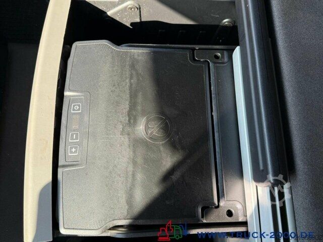 Standard tractor unit MAN TGX 18.470 4x4 H-Drive Kipphydraulik Kühlschrank