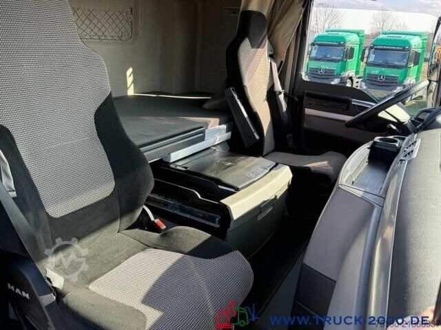 Standard tractor unit MAN TGX 18.470 4x4 H-Drive Kipphydraulik Kühlschrank