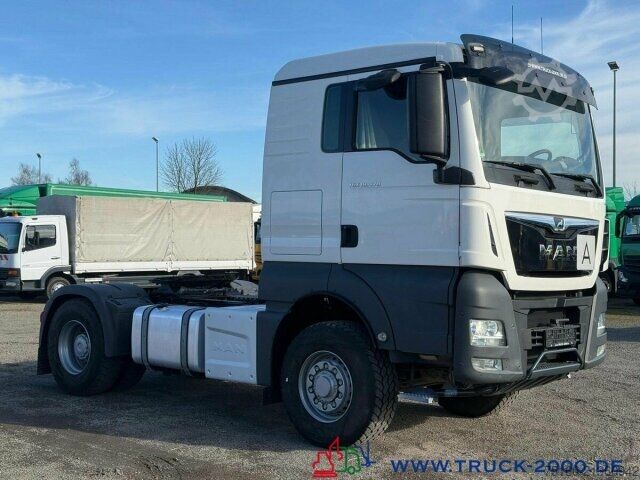 Standard tractor unit MAN TGX 18.470 4x4 H-Drive Kipphydraulik Kühlschrank