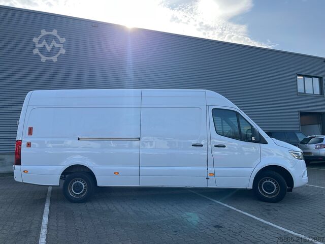 Delivery van Mercedes-Benz Sprinter 319 1.9 CDI / L4 H2 / RWD / Navi / APK...