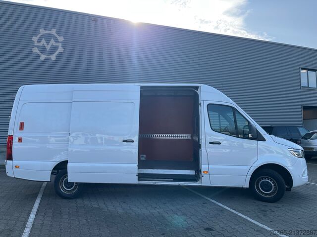 Delivery van Mercedes-Benz Sprinter 319 1.9 CDI / L4 H2 / RWD / Navi / APK...