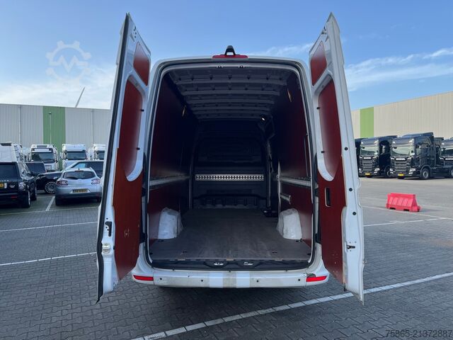 Delivery van Mercedes-Benz Sprinter 319 1.9 CDI / L4 H2 / RWD / Navi / APK...