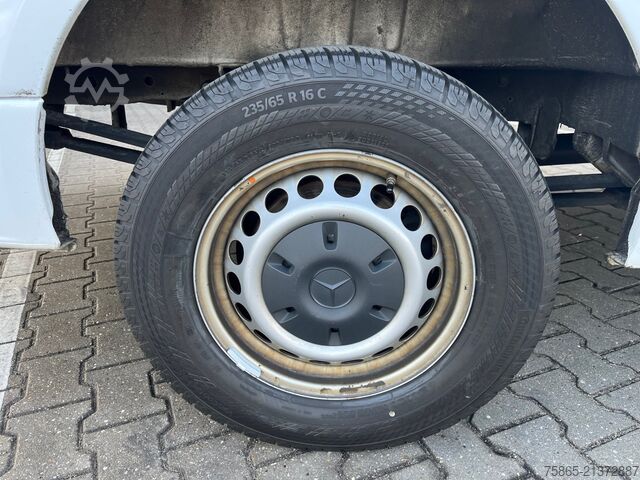 Delivery van Mercedes-Benz Sprinter 319 1.9 CDI / L4 H2 / RWD / Navi / APK...