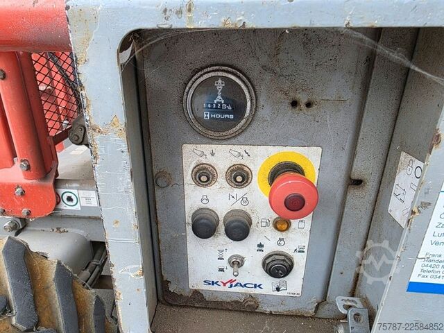Arbeitsbühne Skyjack SJ6832RT 4x4 Diesel, neuer Motor!!!