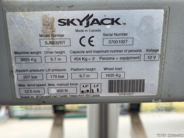 Arbeitsbühne Skyjack SJ6832RT 4x4 Diesel, neuer Motor!!!