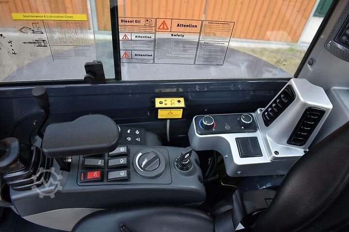 Backhoe loader Sunward SWE35UF