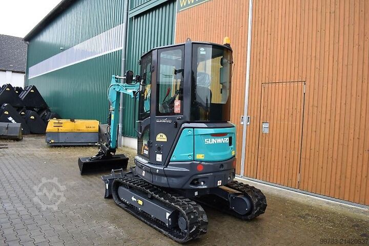 Backhoe loader Sunward SWE25UF