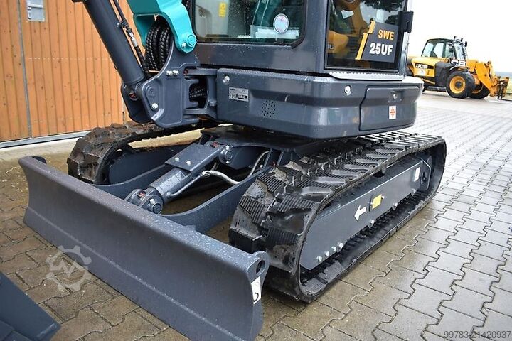 Backhoe loader Sunward SWE25UF