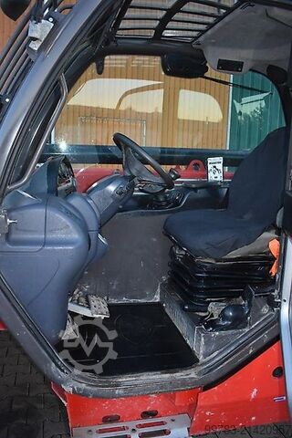 Telescopic loader Manitou MT932