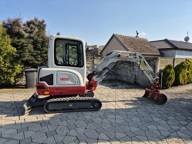 Mini excavator Takeuchi TB 225