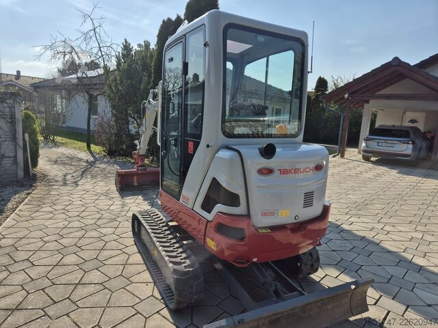 Mini excavator Takeuchi TB 225
