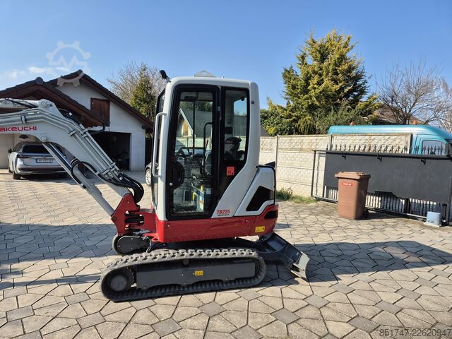Mini excavator Takeuchi TB 225