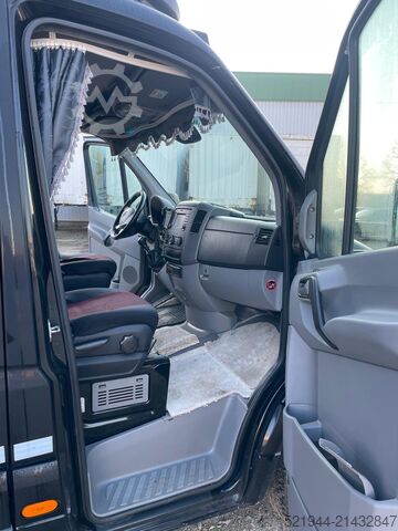 Standard tractor unit Mercedes-Benz Sprinter 519 CDI 190 PS Schlafkabine LBW