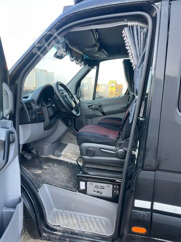 Standard tractor unit Mercedes-Benz Sprinter 519 CDI 190 PS Schlafkabine LBW