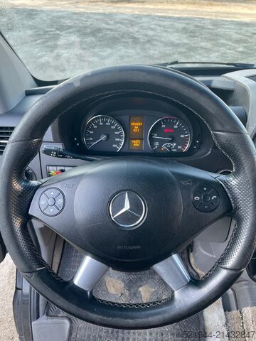 Standard tractor unit Mercedes-Benz Sprinter 519 CDI 190 PS Schlafkabine LBW