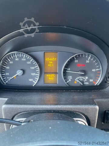 Standard tractor unit Mercedes-Benz Sprinter 519 CDI 190 PS Schlafkabine LBW