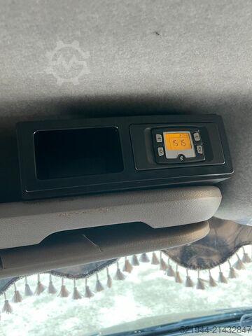 Standard tractor unit Mercedes-Benz Sprinter 519 CDI 190 PS Schlafkabine LBW