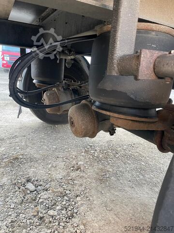 Standard tractor unit Mercedes-Benz Sprinter 519 CDI 190 PS Schlafkabine LBW