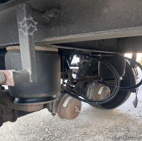 Standard tractor unit Mercedes-Benz Sprinter 519 CDI 190 PS Schlafkabine LBW