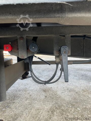 Standard tractor unit Mercedes-Benz Sprinter 519 CDI 190 PS Schlafkabine LBW