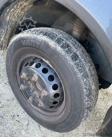 Standard tractor unit Mercedes-Benz Sprinter 519 CDI 190 PS Schlafkabine LBW