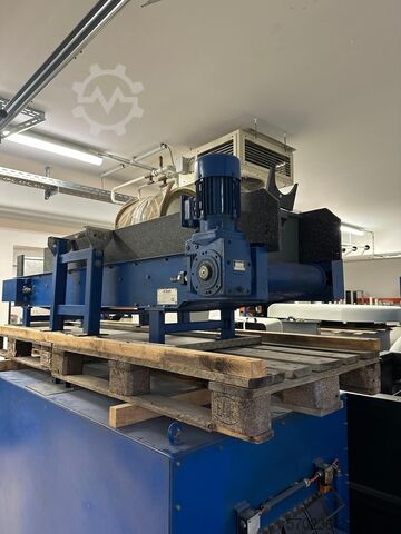 Rösler conveyor belt vibratory finishing machine  Rösler R 470/5500 Förderband