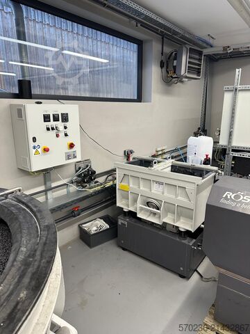 Rösler conveyor belt vibratory finishing machine  Rösler R 470/5500 Förderband