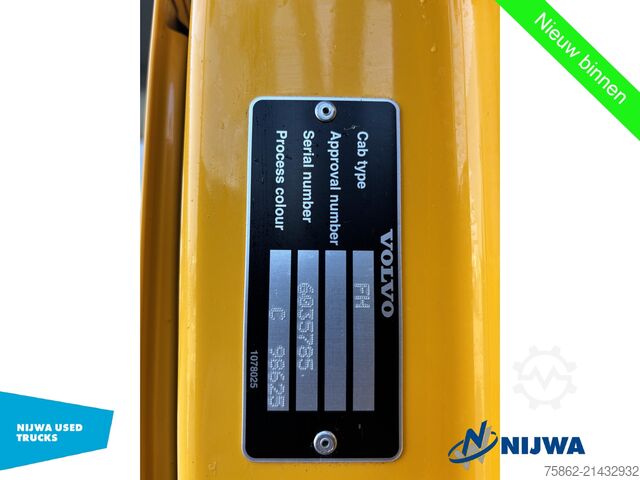 Standard-SZM Volvo FH 460 4x2 PTO + Xenon